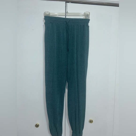 Jogger sweatpants. Green stripe patterned M - Picture 1 of 1